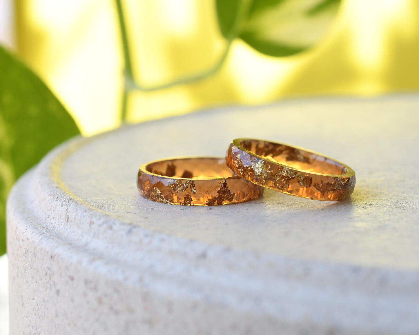 Hypoallergenic resin ring with warm amber tones