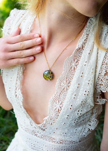 Real flower resin necklace – Floral Necklaces handmade by Resity Vienna