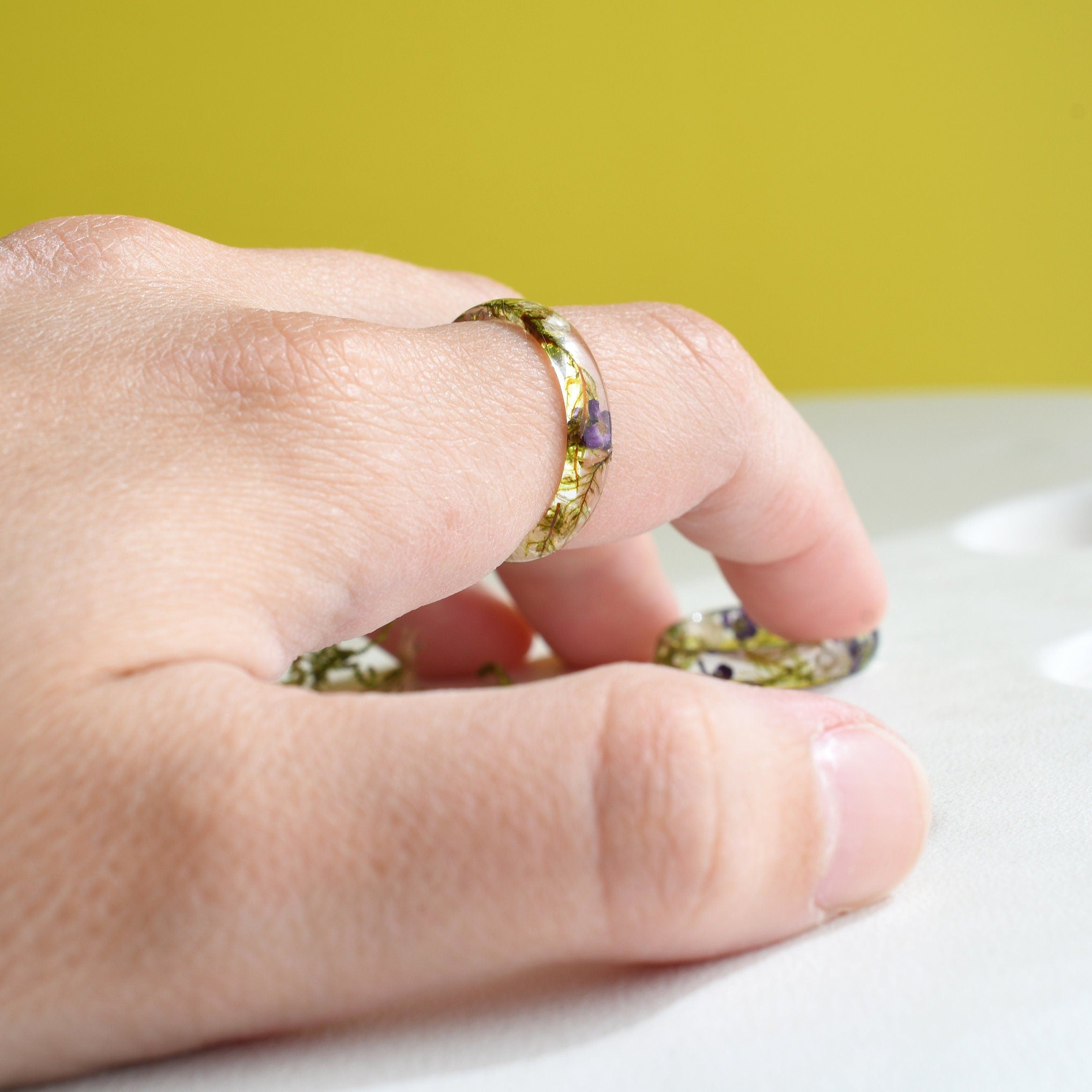 Dainty botanical resin ring with moss details
