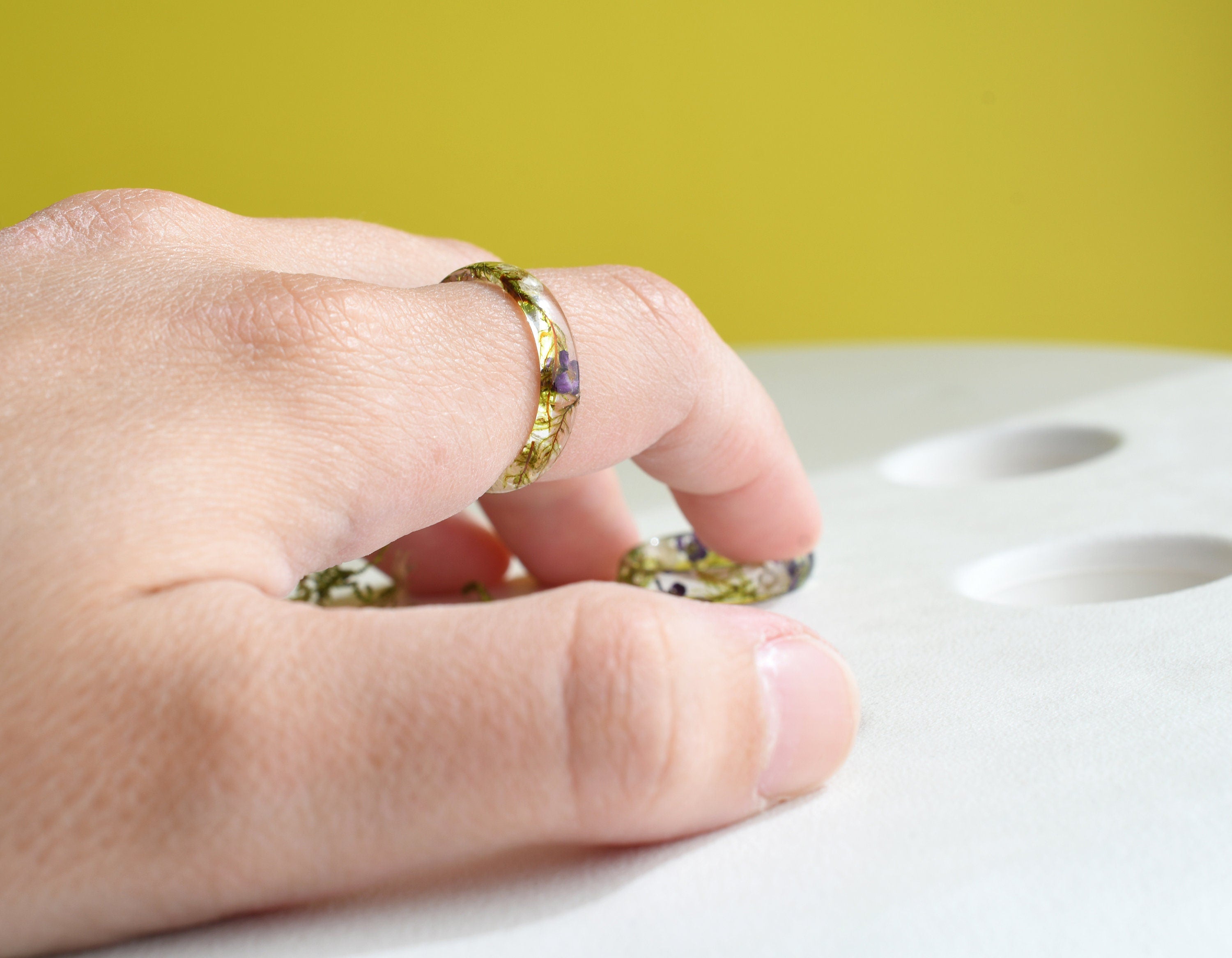 Dainty botanical resin ring with moss details