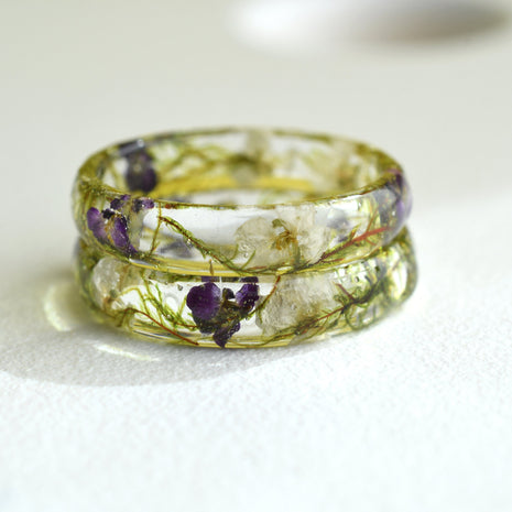 Handmade promise ring with real flowers in resin
