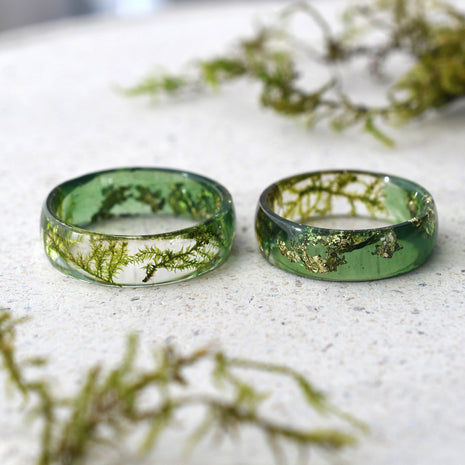 Resin ring with preserved moss and shimmering gold leaf