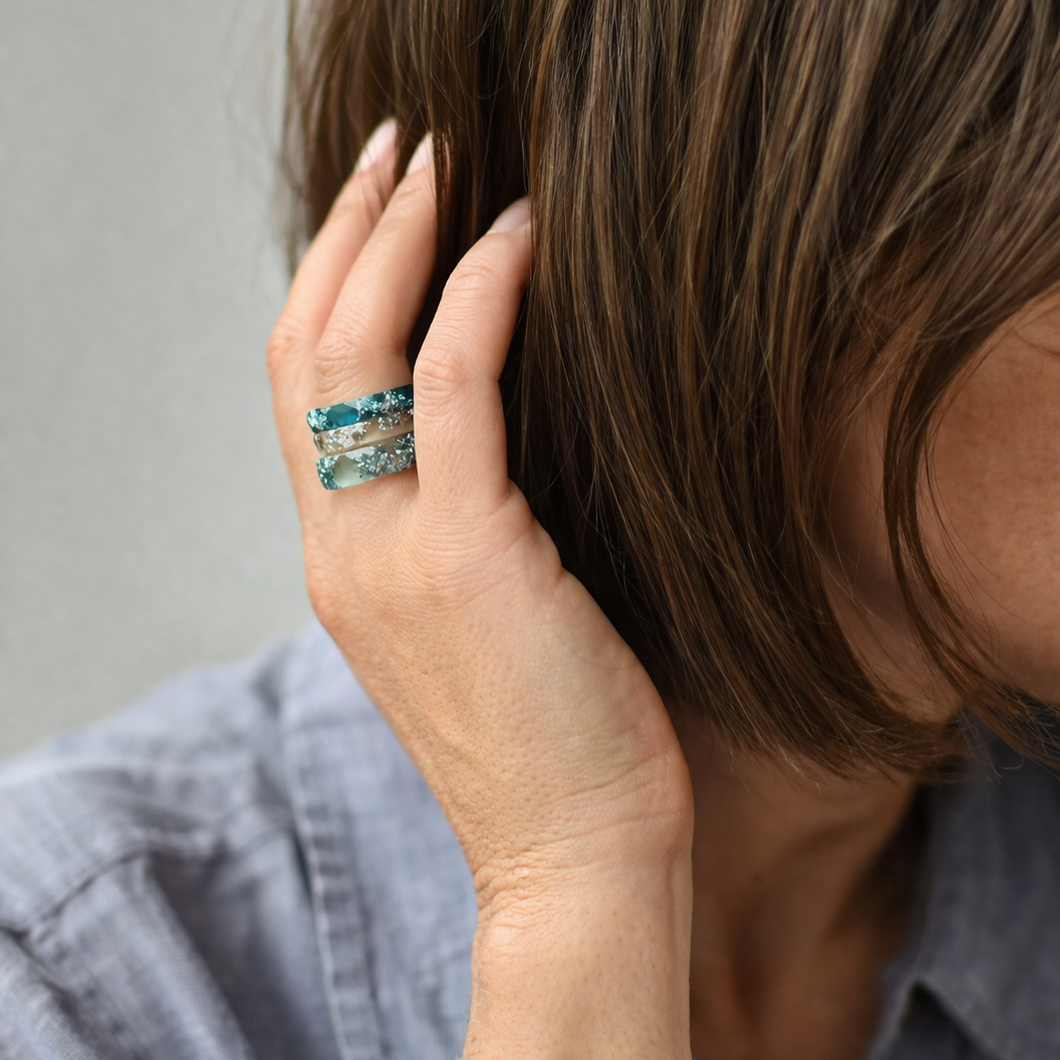 Ocean Current – Slim Faceted Aqua Ring