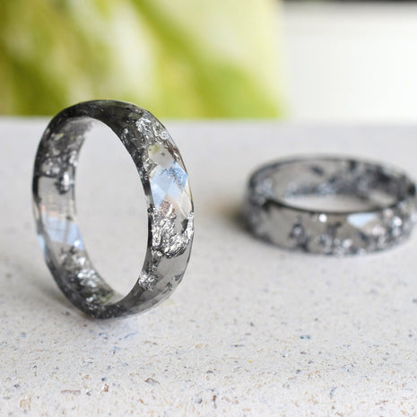 Faceted grey resin ring with shimmering silver flakes — minimalist unisex jewelry