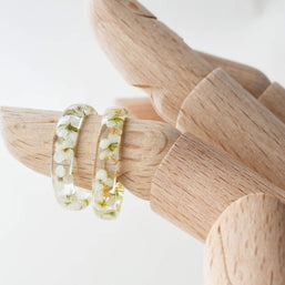 Handmade white alyssum flower resin ring
