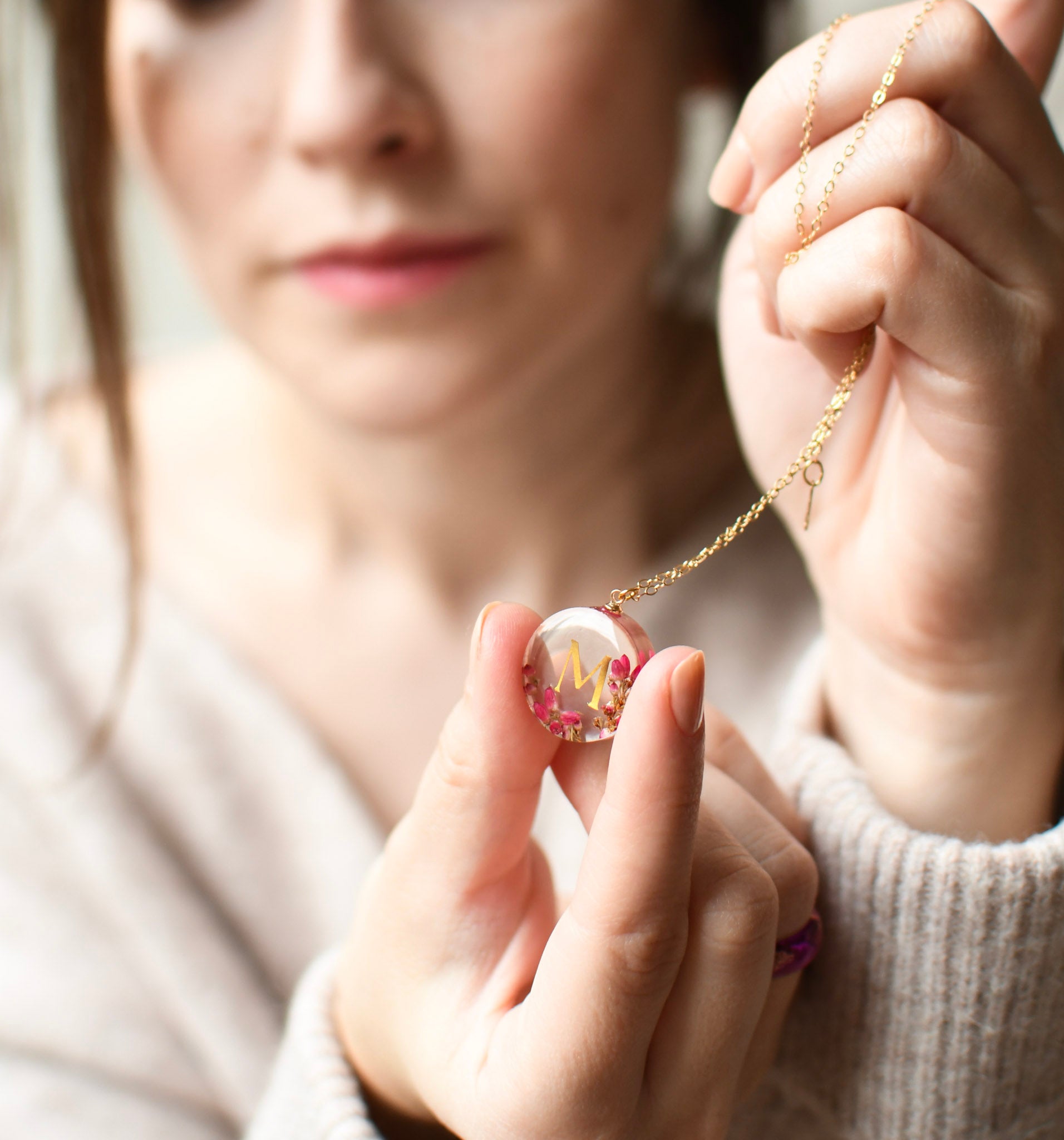 Real pink heather flowers preserved in resin name necklace Vienna