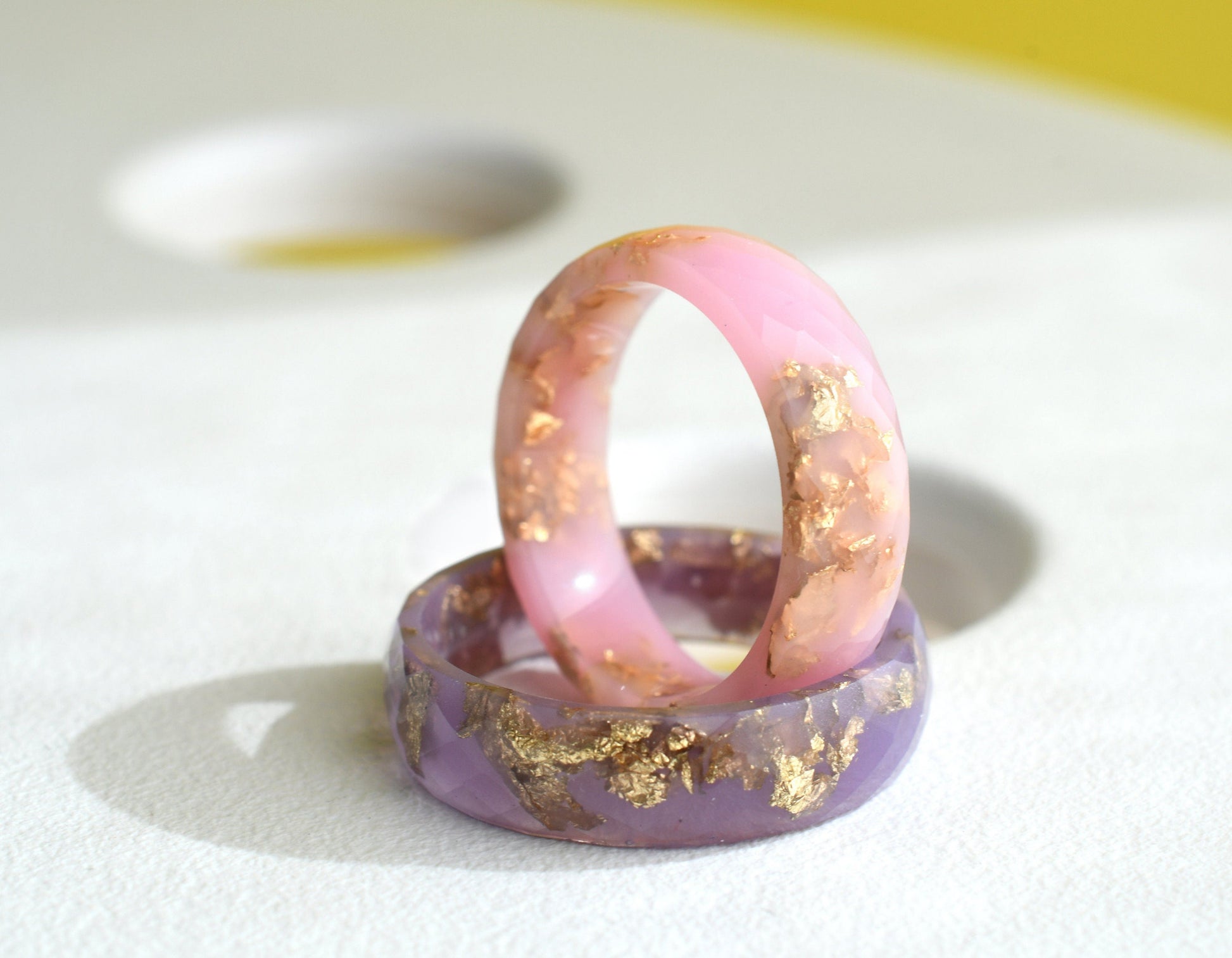 Pastel Prism – Facettierter Resin-Ring