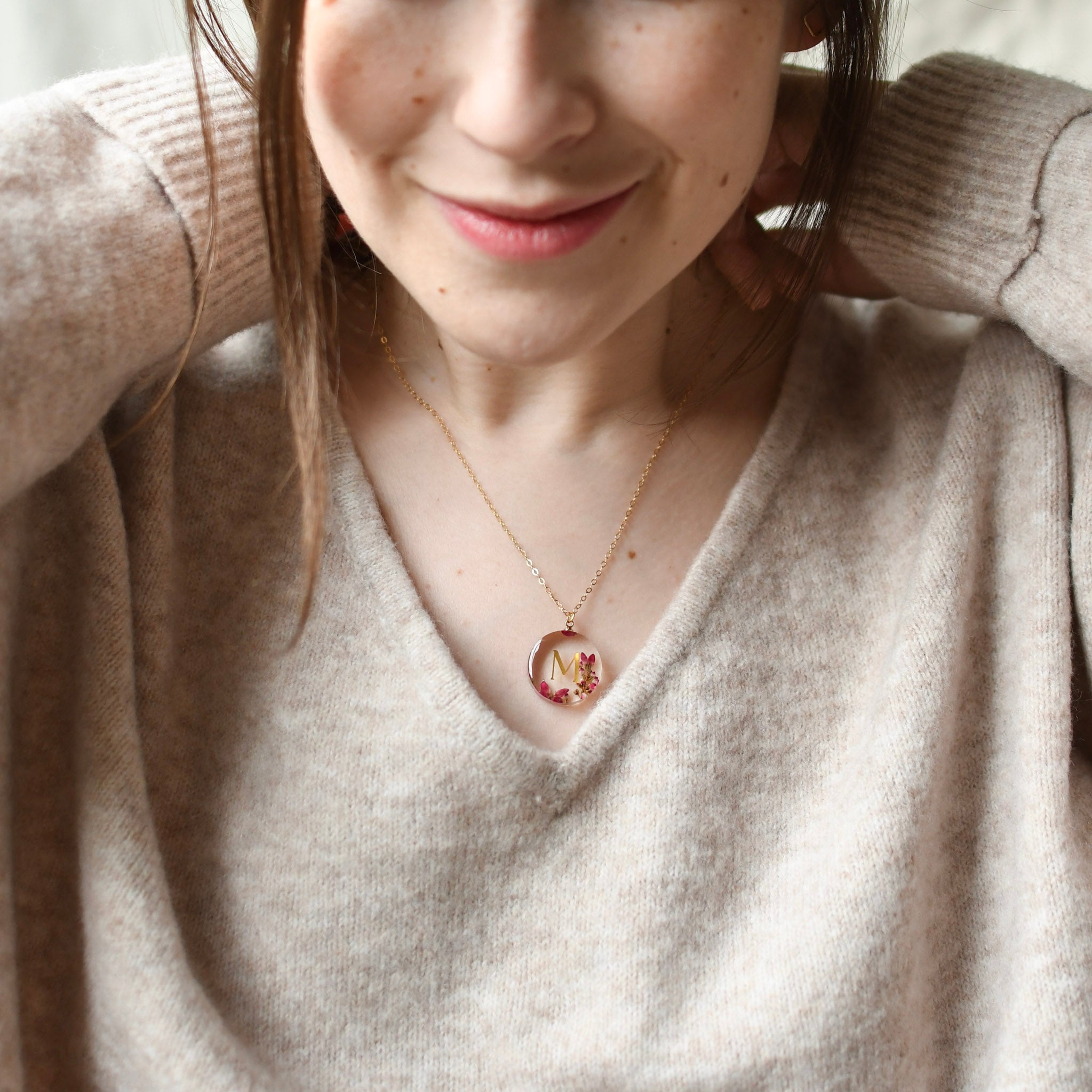 Personalized heather resin necklace with name pendant