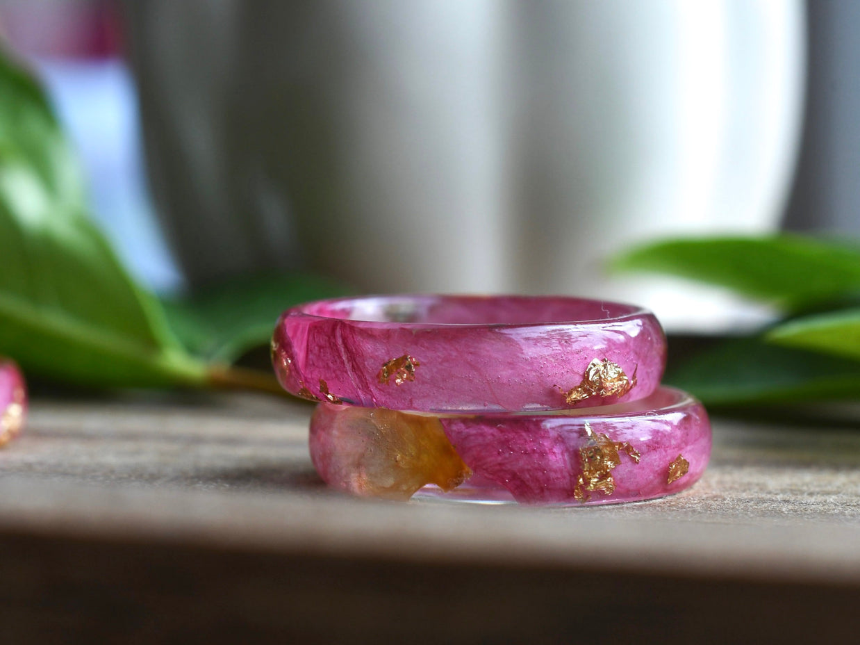 Thin peony resin ring with metallic gold flakes — minimalist handmade jewelry