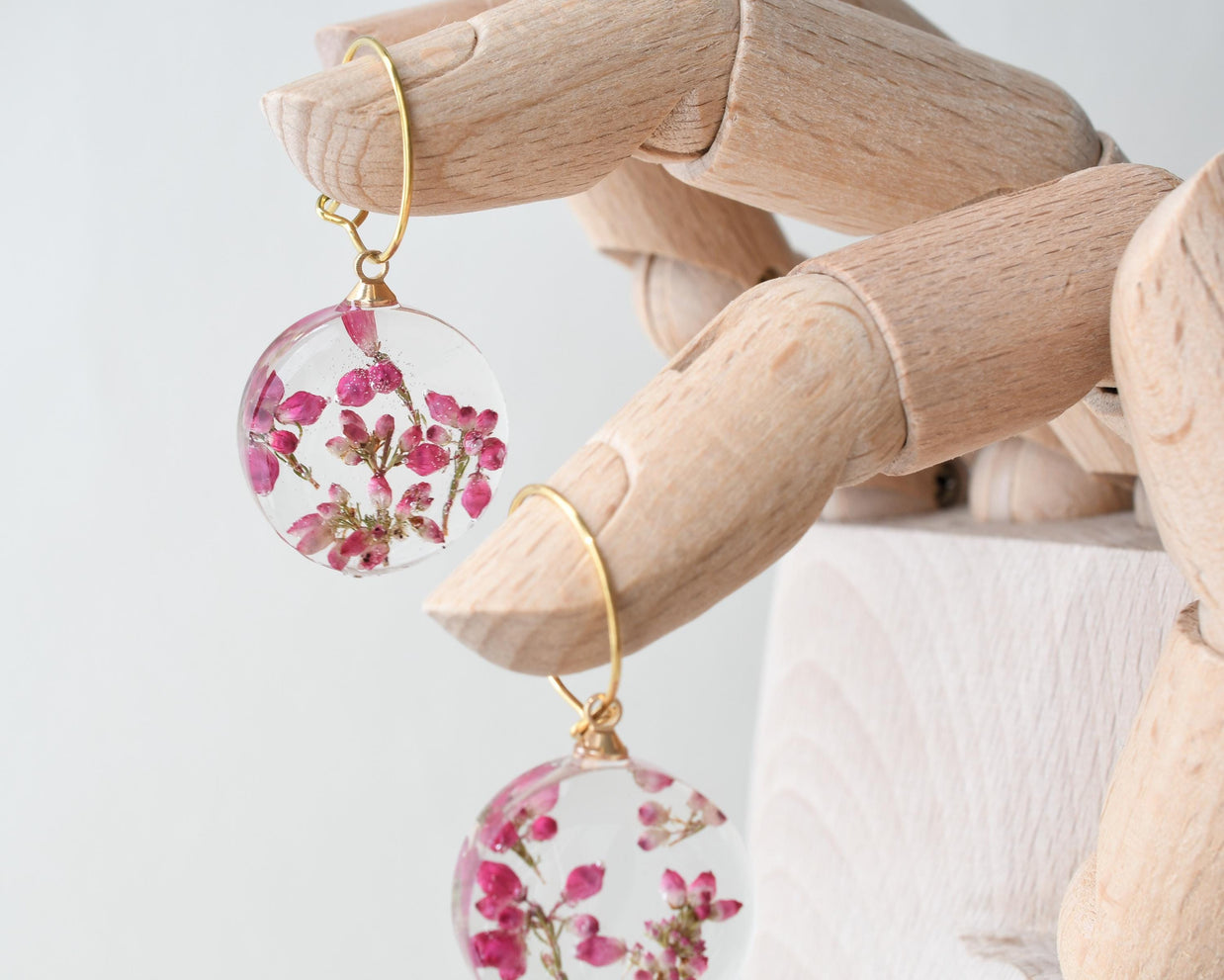 Real heather flower hoop earrings, handmade resin botanical jewelry
