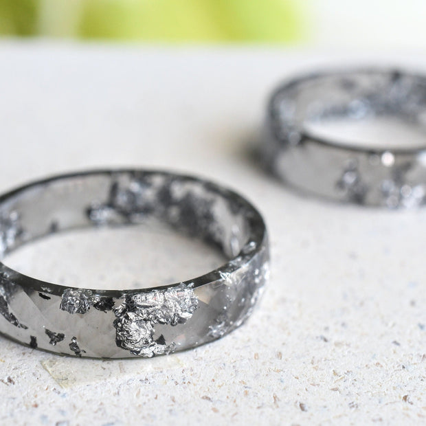 Grey faceted resin ring with silver flakes handmade by Resity in Vienna