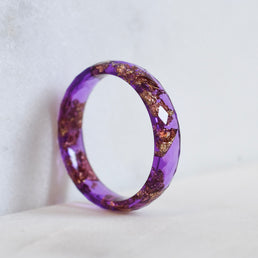 Thin faceted purple resin ring with gold leaf handmade by Resity