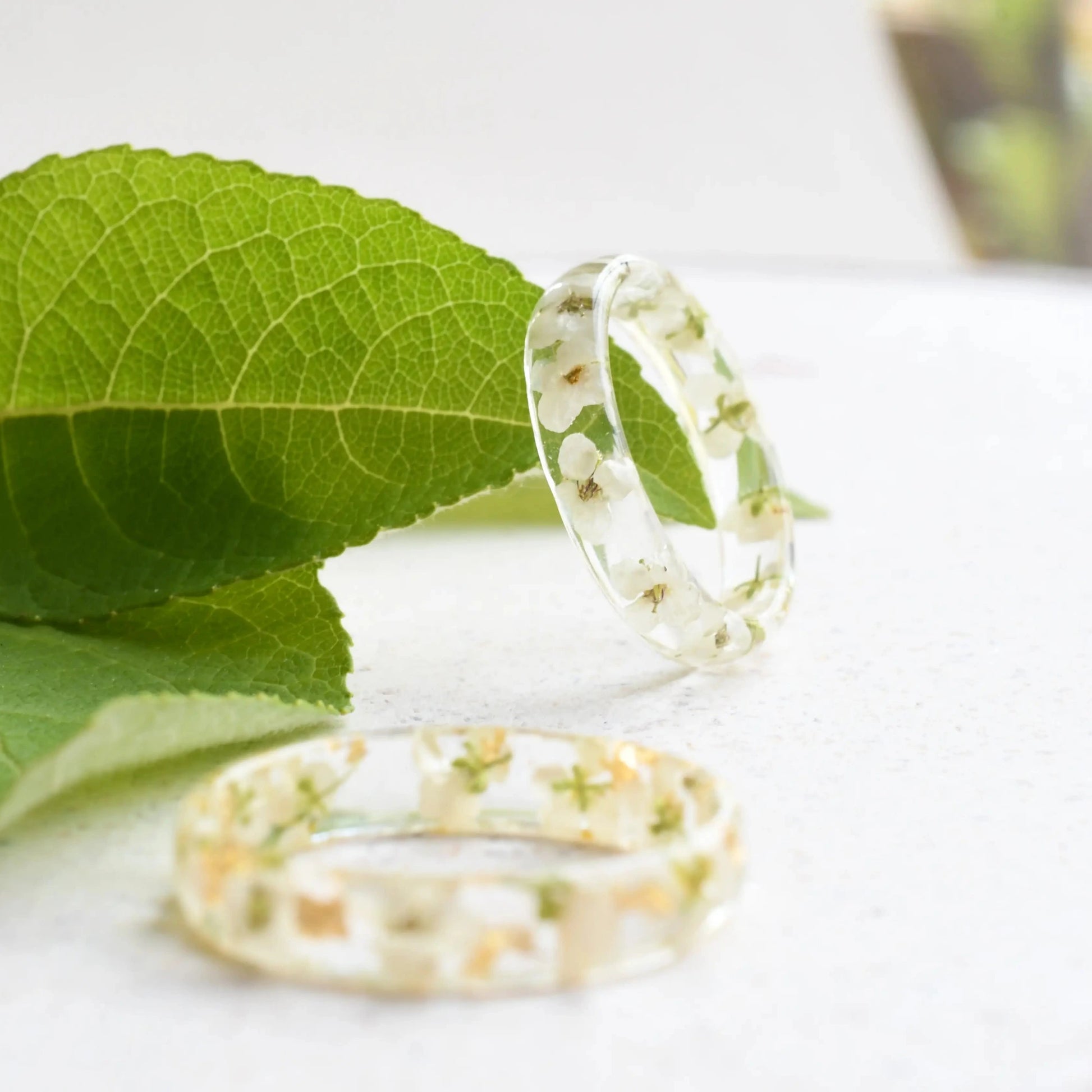 Resin ring with optional metallic gold flakes