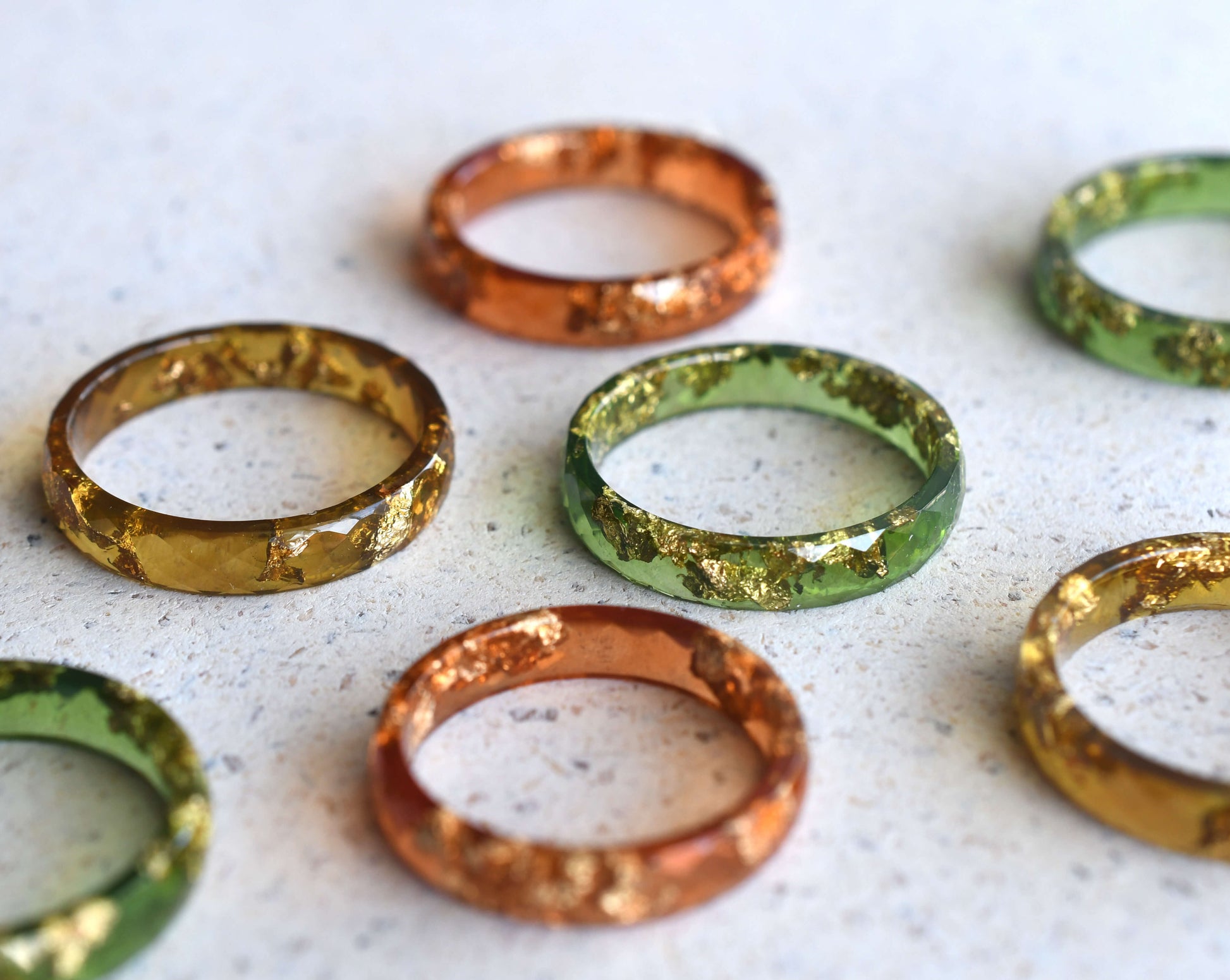 Amber gold leaf promise ring — minimalist unisex resin jewelry handmade in Austria